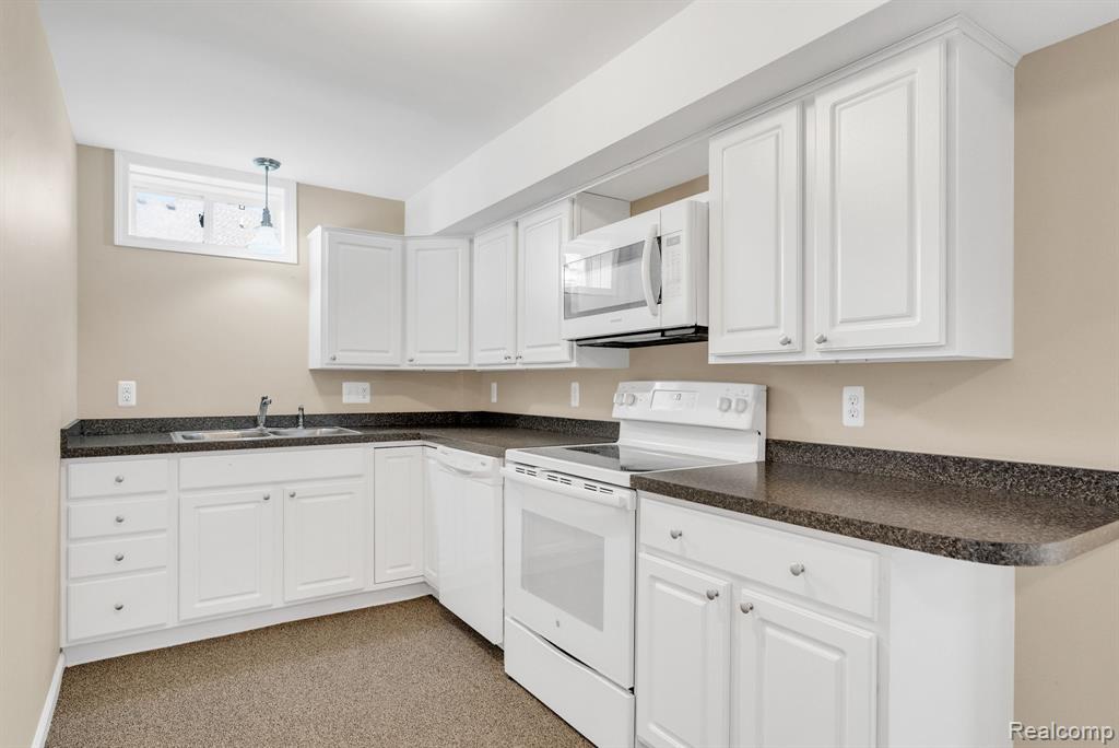 8419 Forest Glen Drive Property Photo 46