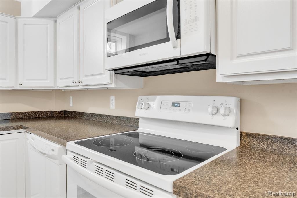 8419 Forest Glen Drive Property Photo 47