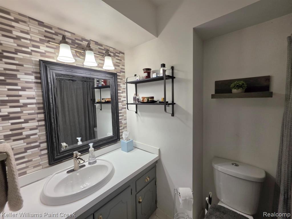 42231 Toddmark Lane Property Photo 11