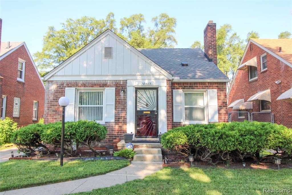 18489 Whitcomb Street Property Photo 1