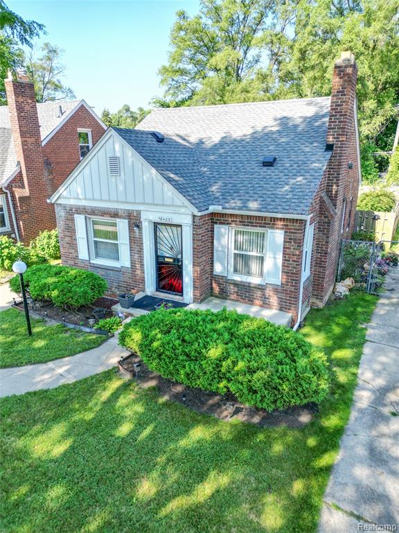 18489 Whitcomb Street Property Photo 4