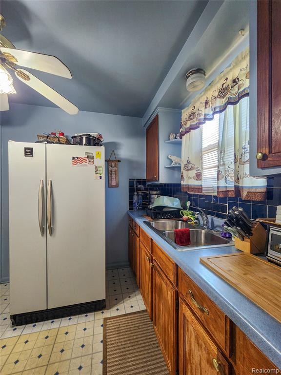 18489 Whitcomb Street Property Photo 12