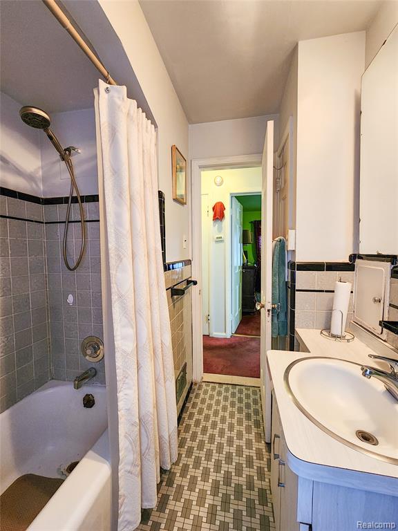 18489 Whitcomb Street Property Photo 16