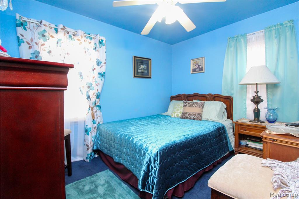 18489 Whitcomb Street Property Photo 18