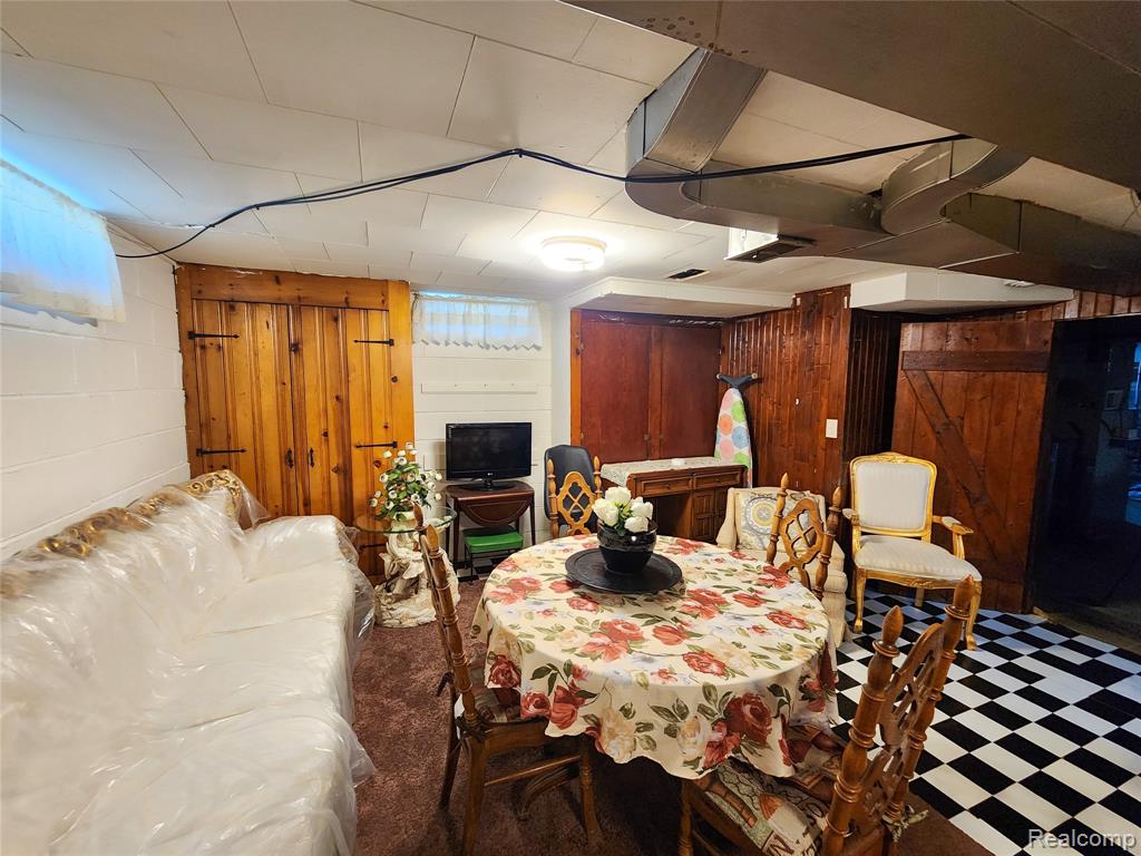 18489 Whitcomb Street Property Photo 25