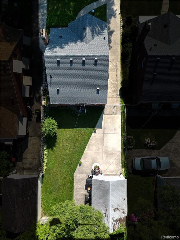 18489 Whitcomb Street Property Photo 35