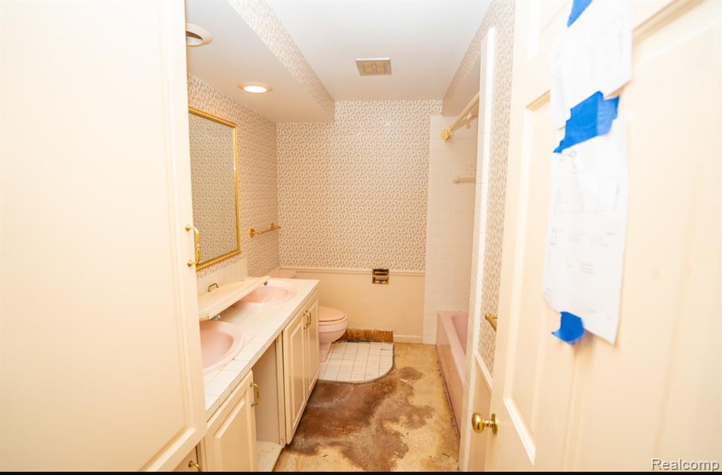 2150 Onekama Drive Property Photo 18