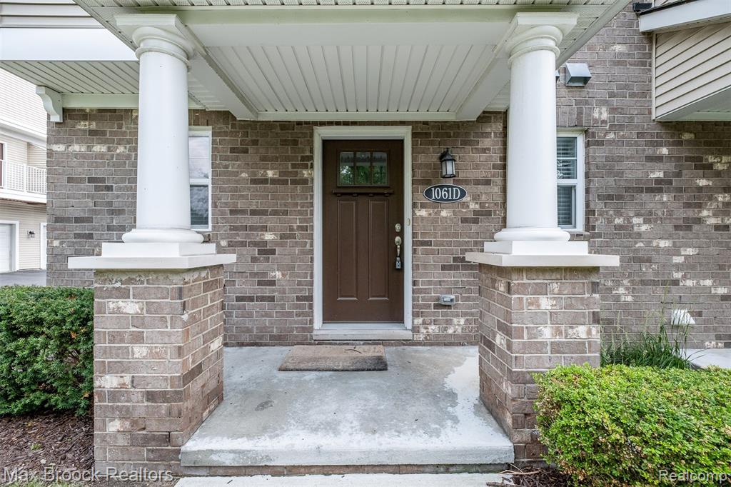1061 N Sherman Drive Property Photo 1