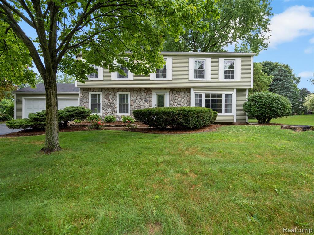 1959 W Spinningwheel Lane Property Photo 1