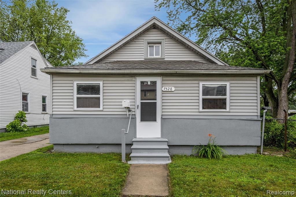 7528 Studebaker Avenue Property Photo 1