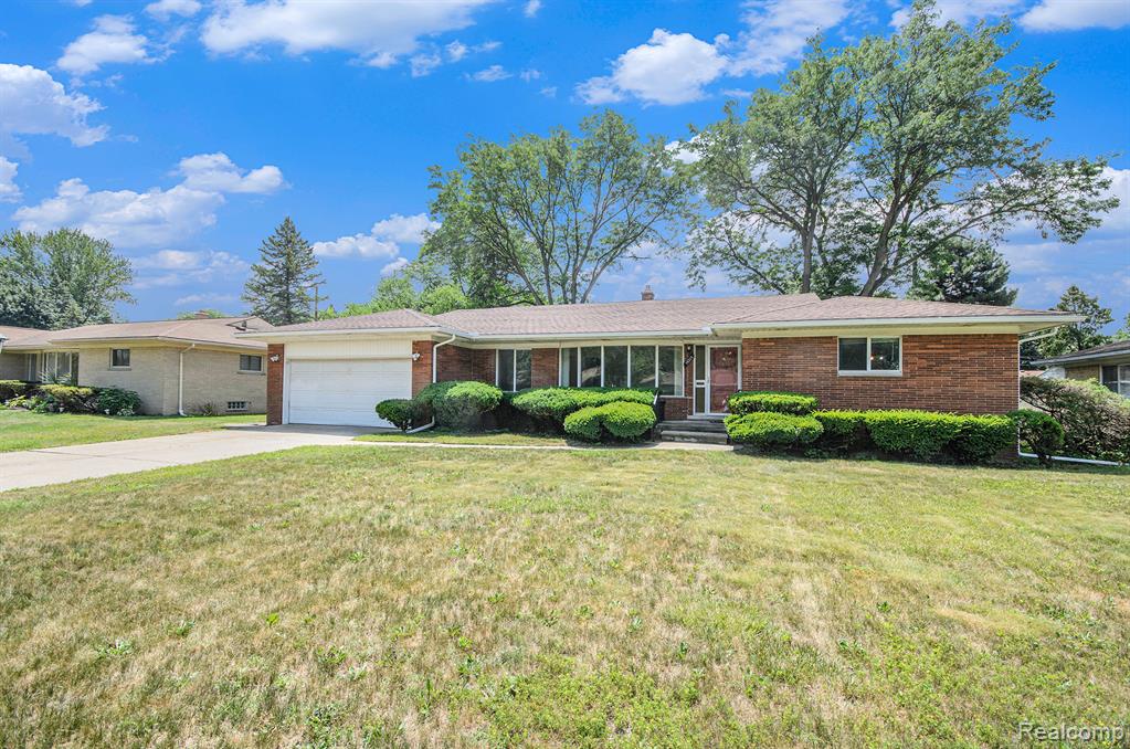 18319 Greenwald Drive Property Photo 1