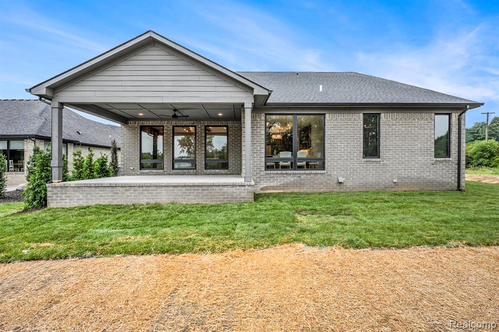 12771 N Pointe Drive Property Photo 6