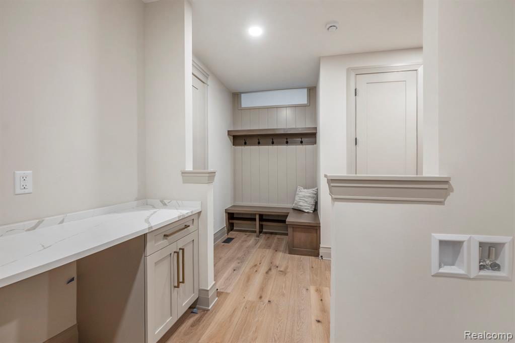 12771 N Pointe Drive Property Photo 33