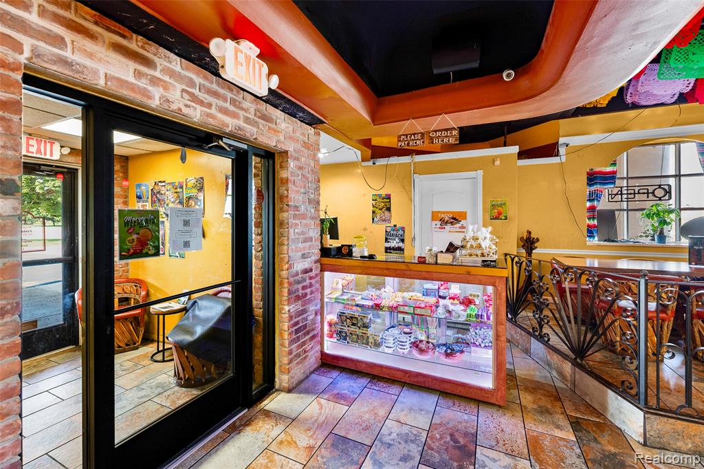 4327 Allen Road Property Photo 14