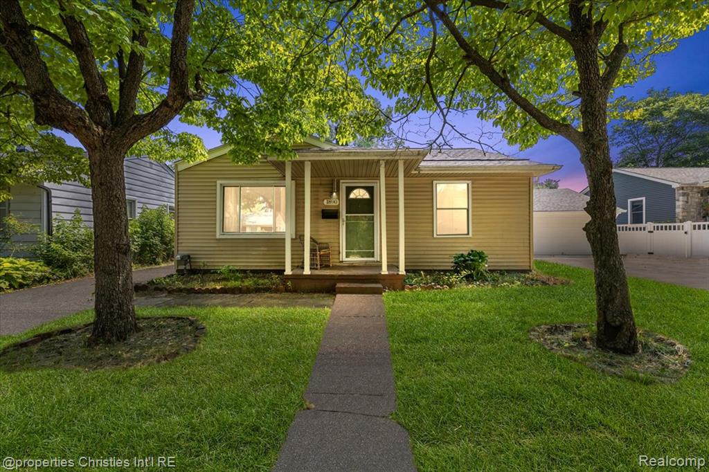 1890 College Street Property Photo 1