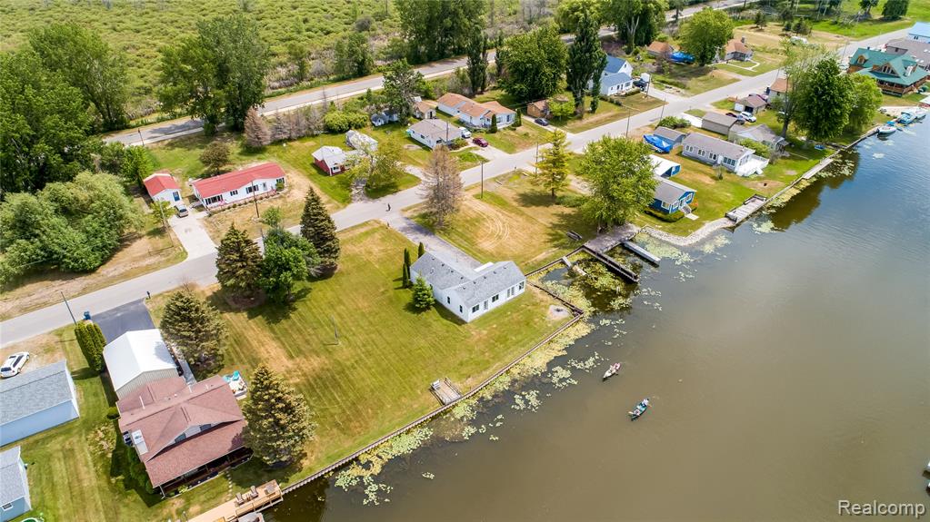 1840 S Riverside Drive Property Photo 4