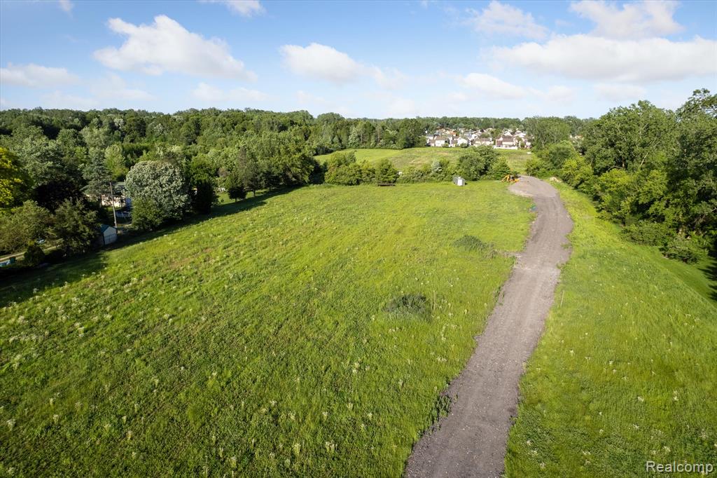 22701 Beech Daly Road Property Photo 14