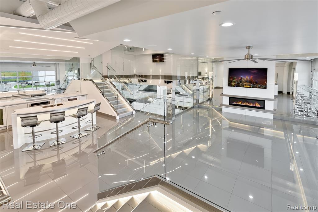142 Pit Lane Property Photo 2