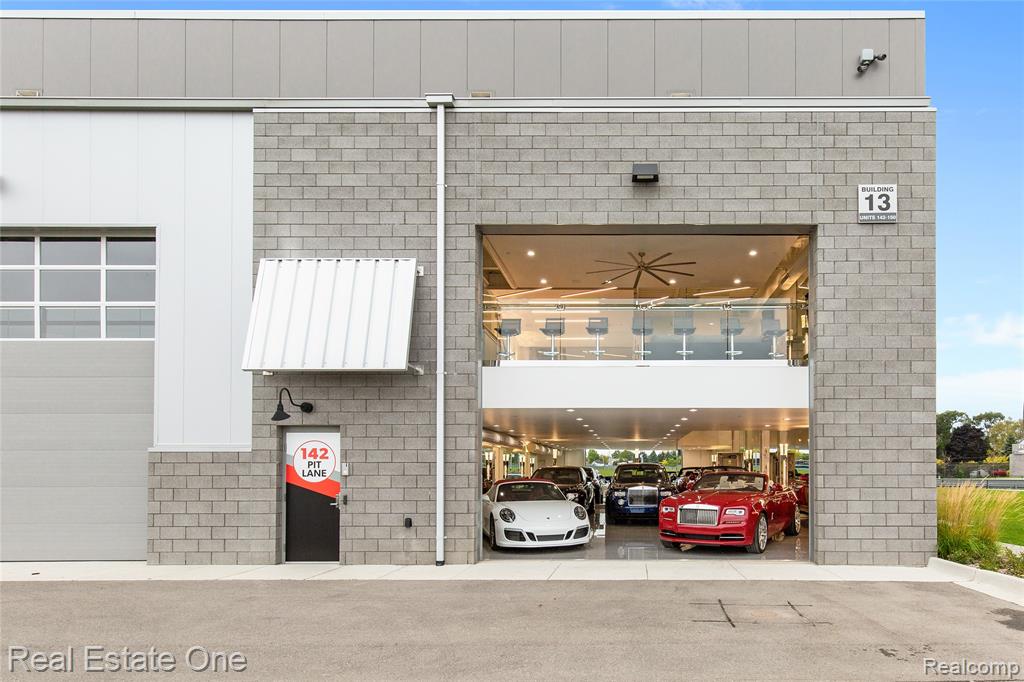 142 Pit Lane Property Photo 3