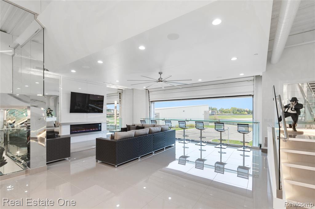 142 Pit Lane Property Photo 30