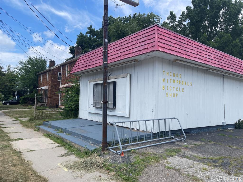800 W Mount Hope Avenue