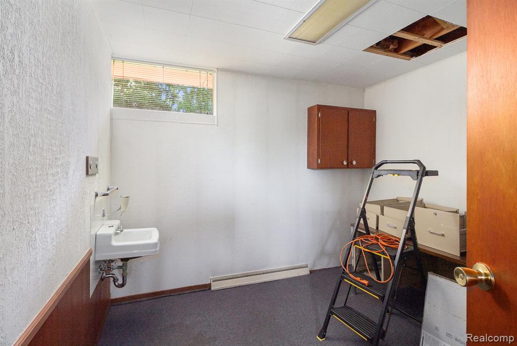 5204 Davison Road Property Photo 12