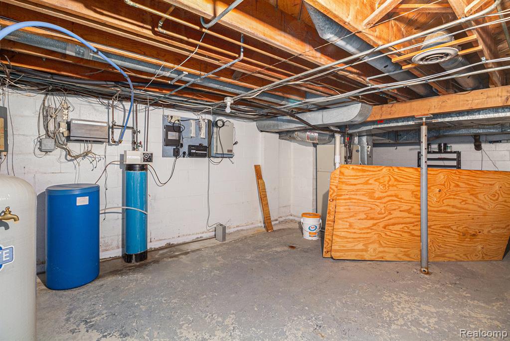 5204 Davison Road Property Photo 16