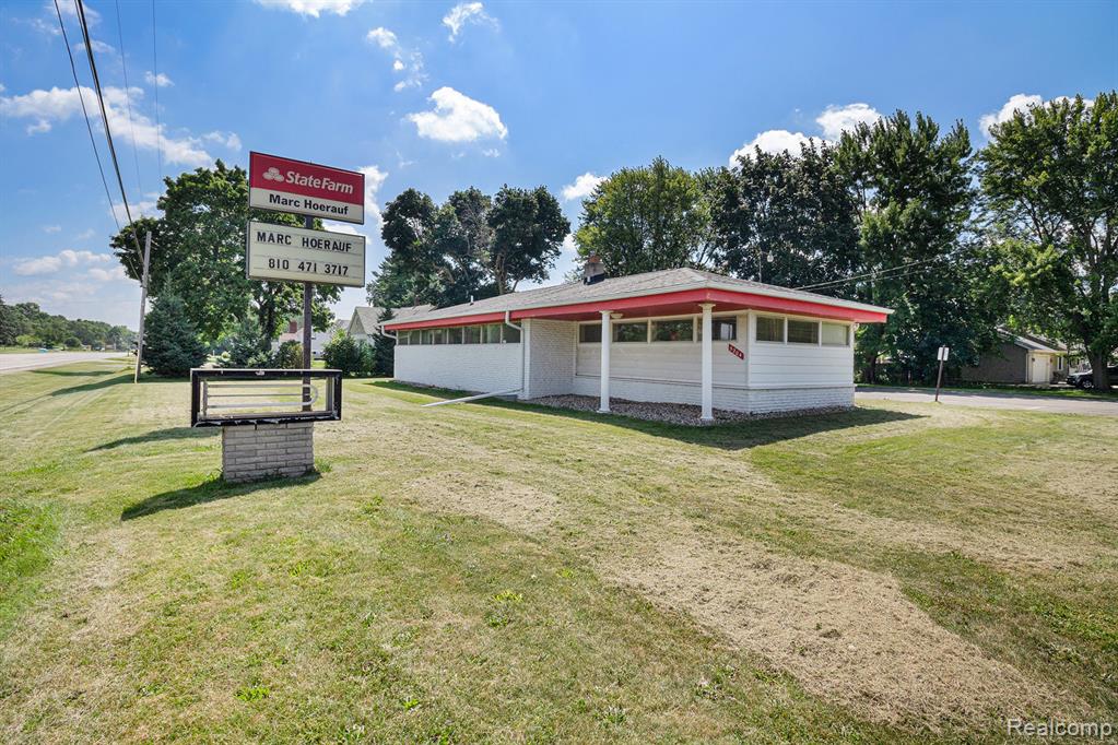 5204 Davison Road Property Photo 17