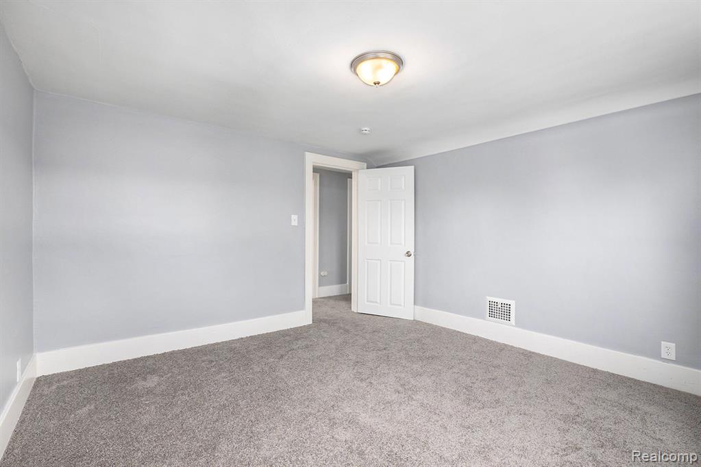 22497 Boulder Avenue Property Photo 10