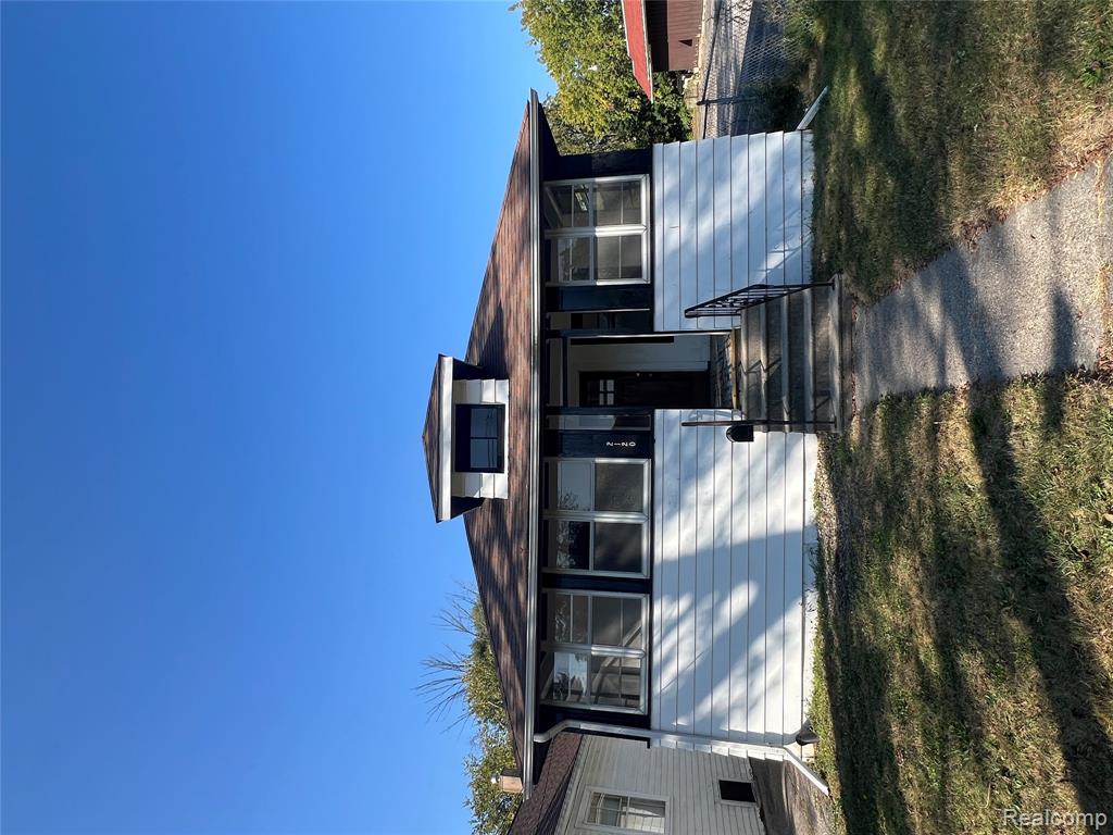 2120 W Genesee Avenue Property Photo 1