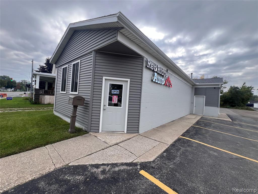 1612 Lapeer Avenue
