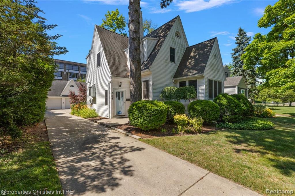 524 Oakland Avenue Property Photo 1