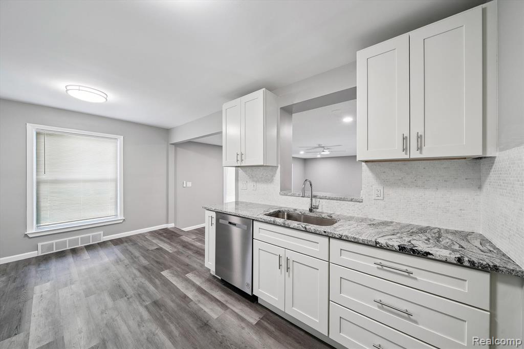 18902 Westmore Street Property Photo 8