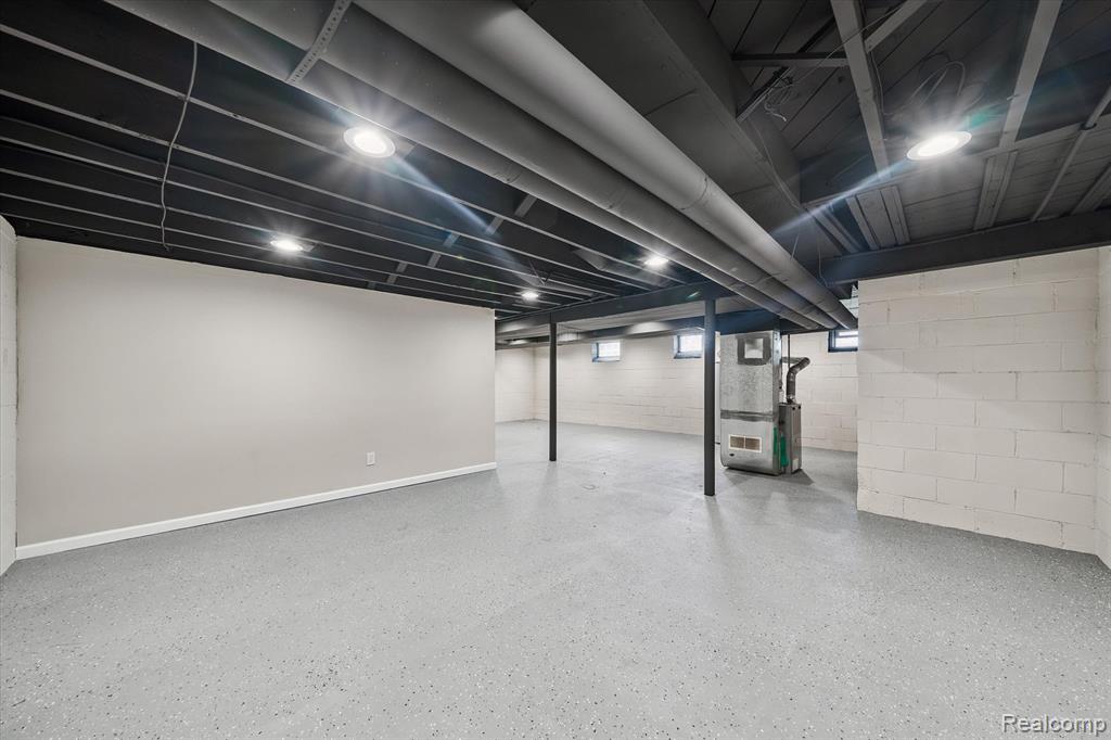 18902 Westmore Street Property Photo 24