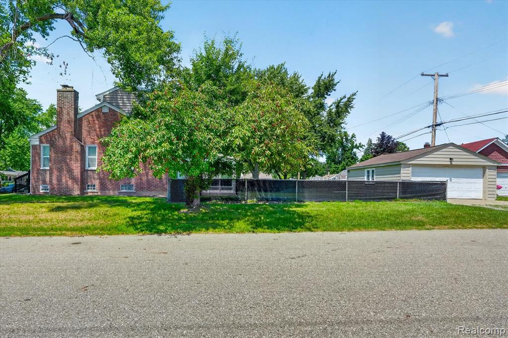 18902 Westmore Street Property Photo 33