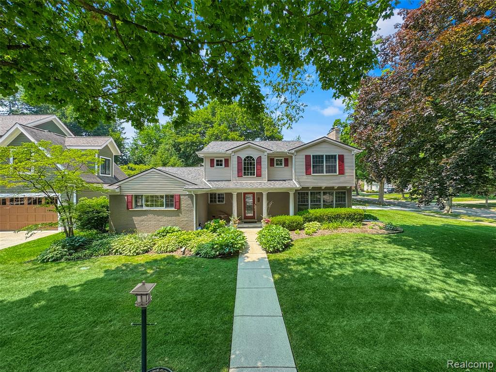 300 Bryn Mawr Street Property Photo 1