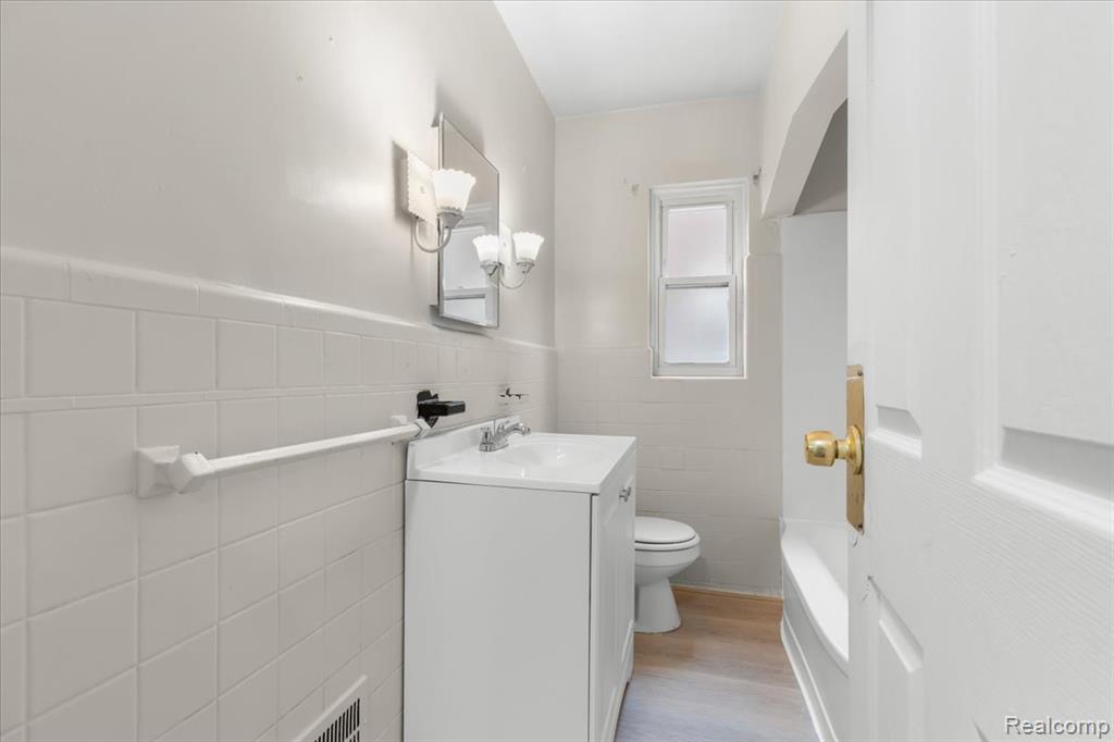 11110 Wayburn Street Property Photo 11