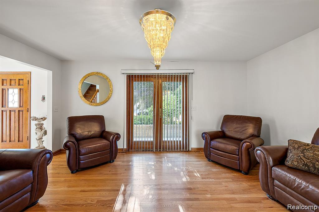 39089 Casimira Avenue Property Photo 5
