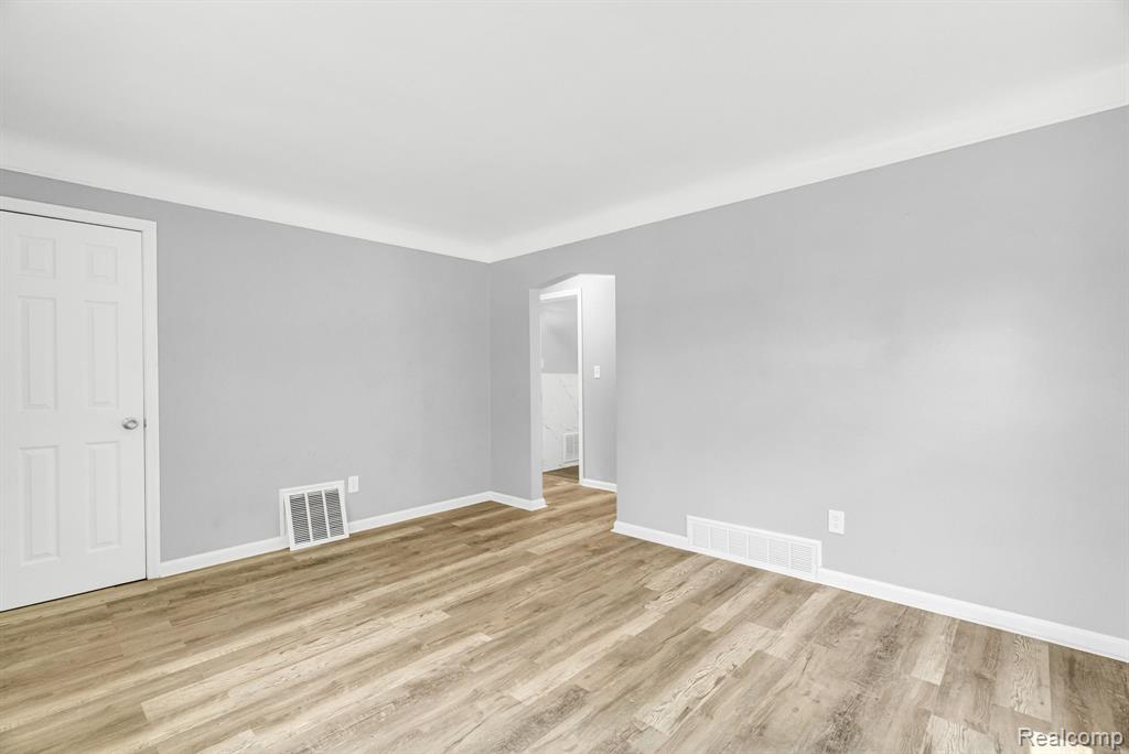 20220 Lahser Road Property Photo 10