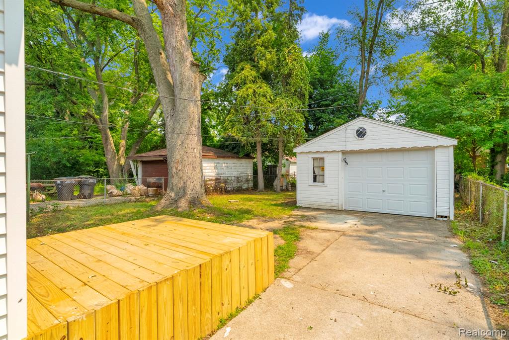 20220 Lahser Road Property Photo 21