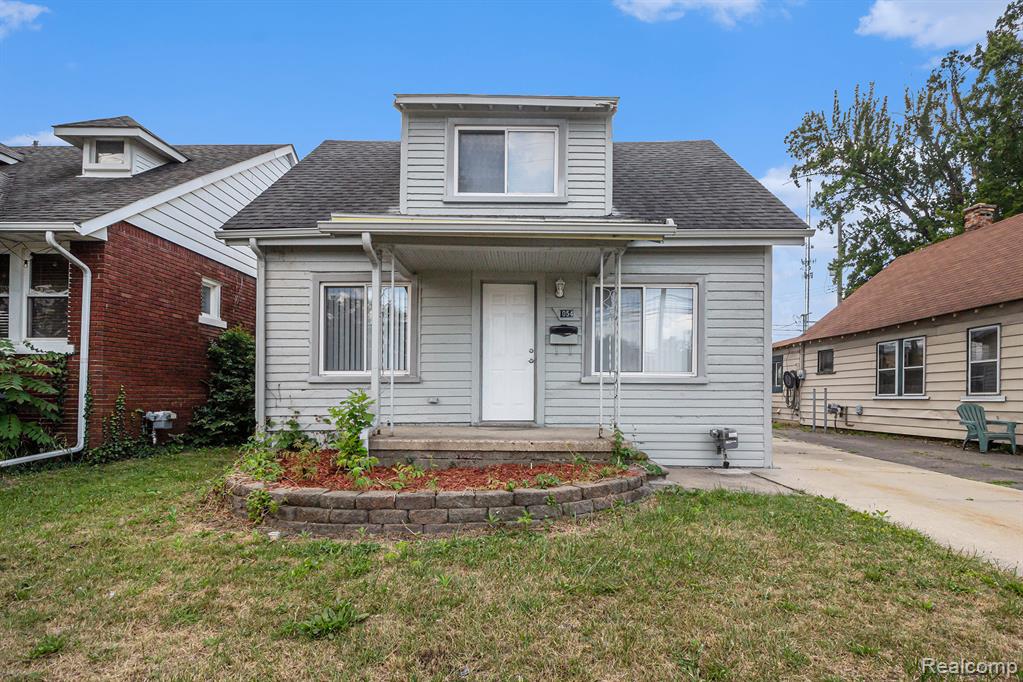 1054 E Troy Street Property Photo 1
