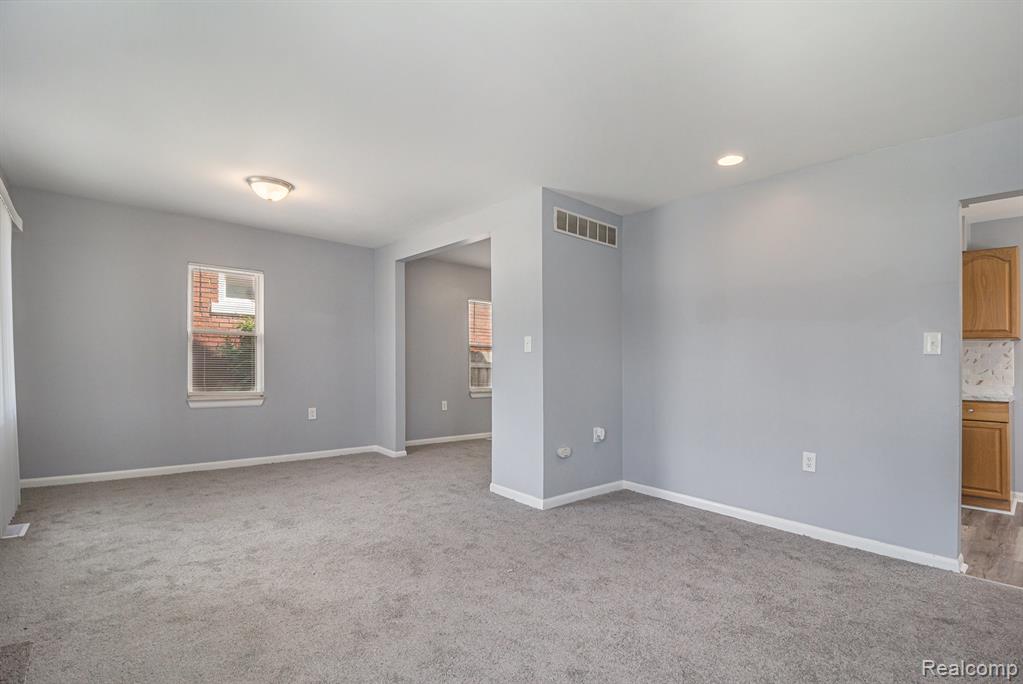 1054 E Troy Street Property Photo 3