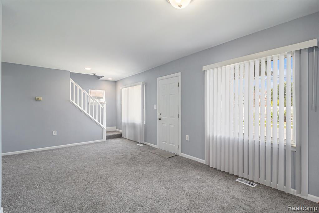 1054 E Troy Street Property Photo 6