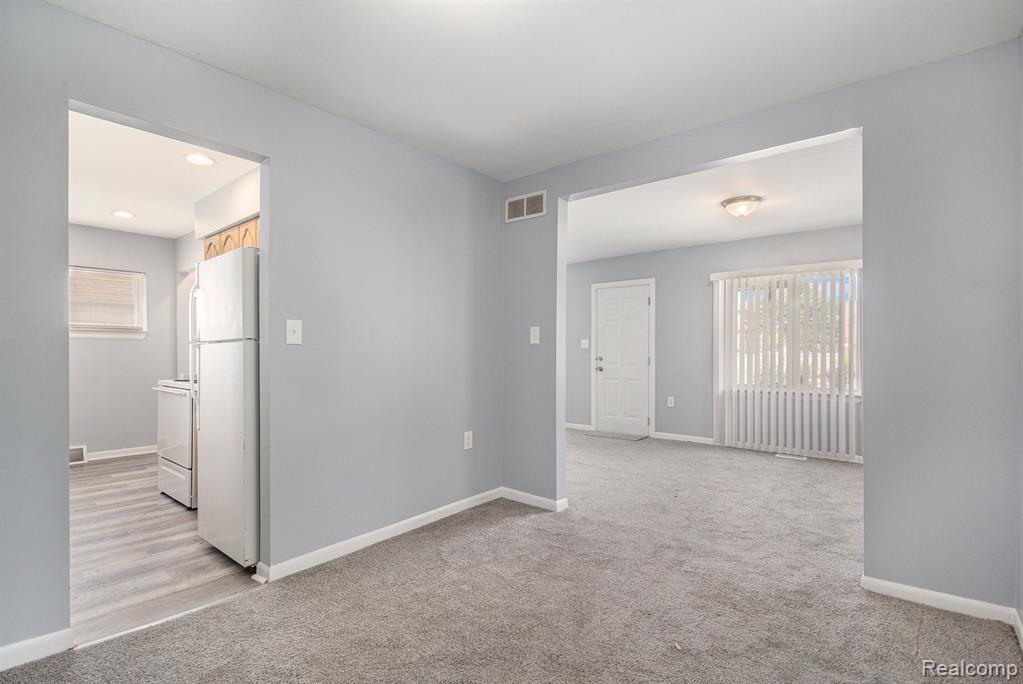 1054 E Troy Street Property Photo 7