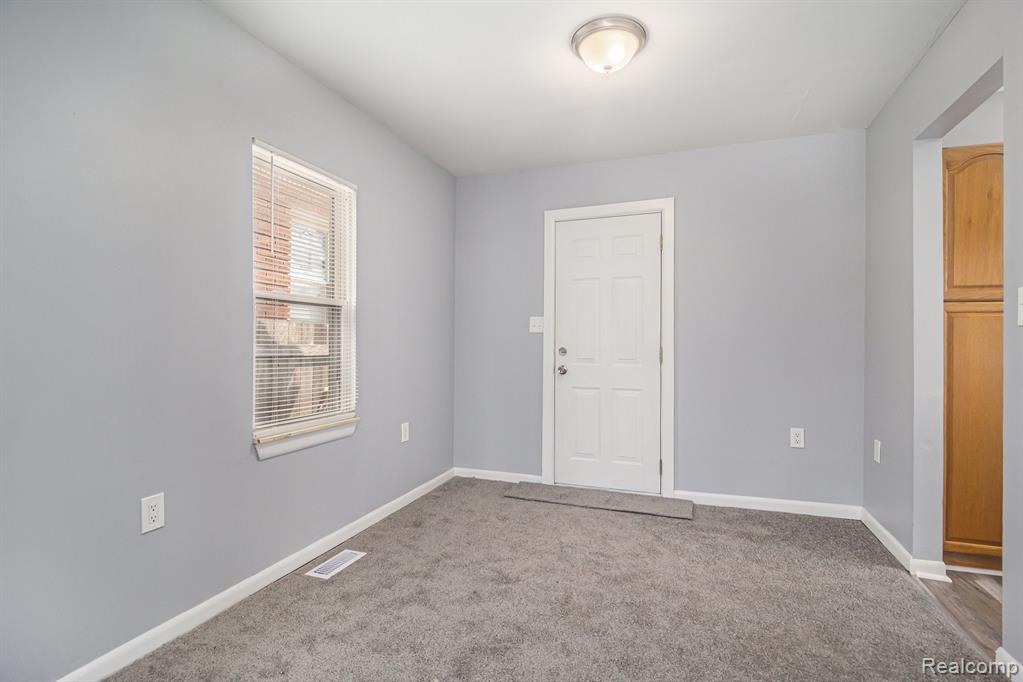 1054 E Troy Street Property Photo 8