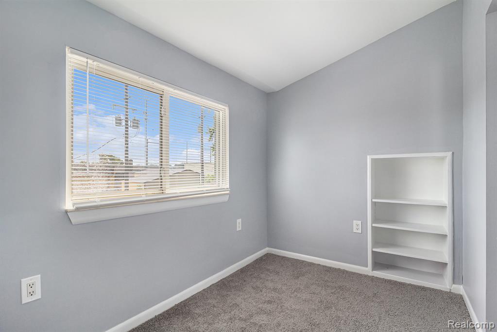 1054 E Troy Street Property Photo 14
