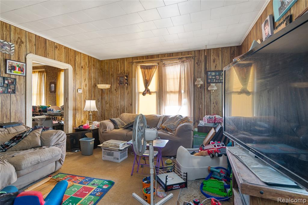 15602 Northline Road Property Photo 6