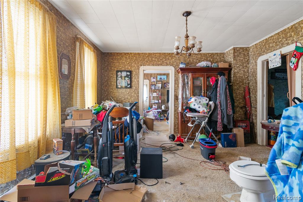 15602 Northline Road Property Photo 3