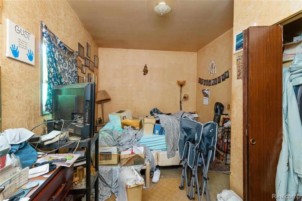 15602 Northline Road Property Photo 11