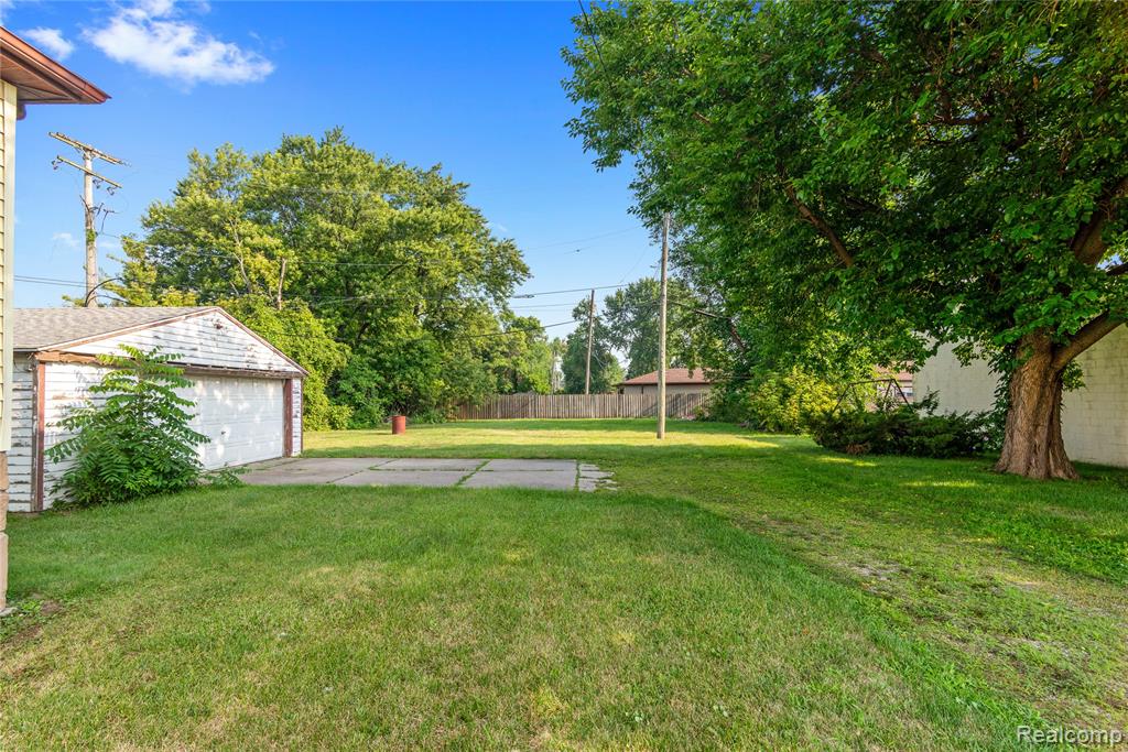 15602 Northline Road Property Photo 16